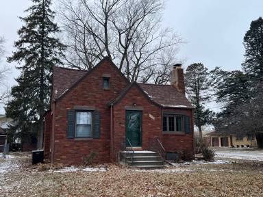 Main picture of 3300 Beaver Ave