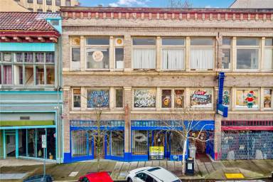 Main picture of 740-744 Broadway