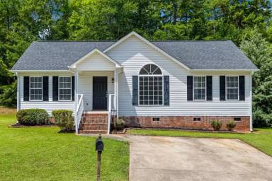 Main picture of 104 Webbs Mill Dr