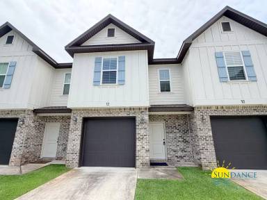 Main picture of 12 Alder Ave SE