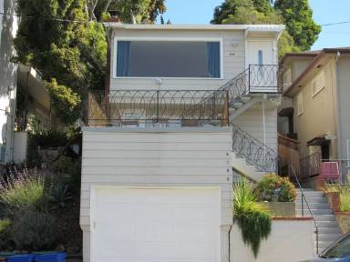 Main picture of 6100 Laird Ave
