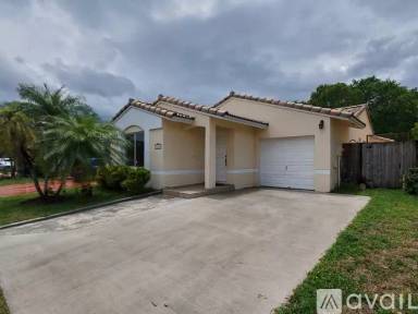 Main picture of 10124 SW 156th Ct