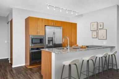 Main picture of 222 E Illinois St