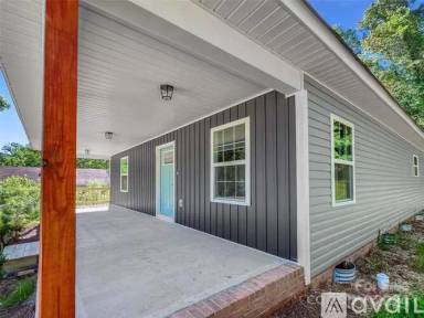 Main picture of 513 Westside Cir