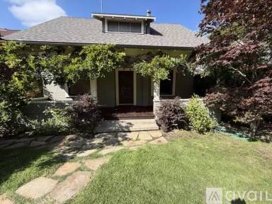 Main picture of 1520 Bath St