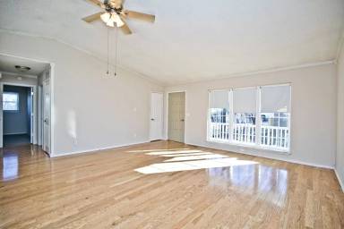 Main picture of 11 Bromwich Ln