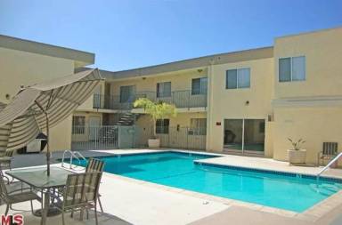 Main picture of 7045 Woodley Ave
