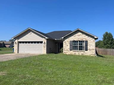 Main picture of 102 Rosebud Cir