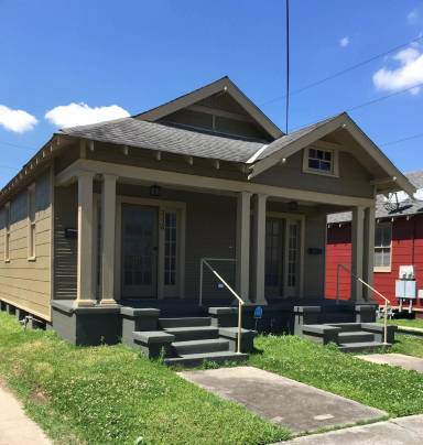 Main picture of 3328 Joliet St