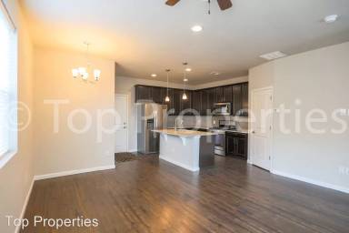 Main picture of 15476 W 64th Loop