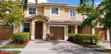 Main picture of 951 NE 41st Pl