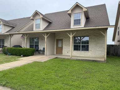 Main picture of 200 Sandstone Dr