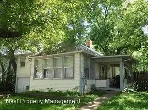 Main picture of 806 S Van Buren St