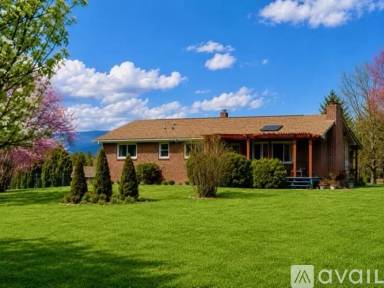 Main picture of 100 Shannondoah Dr