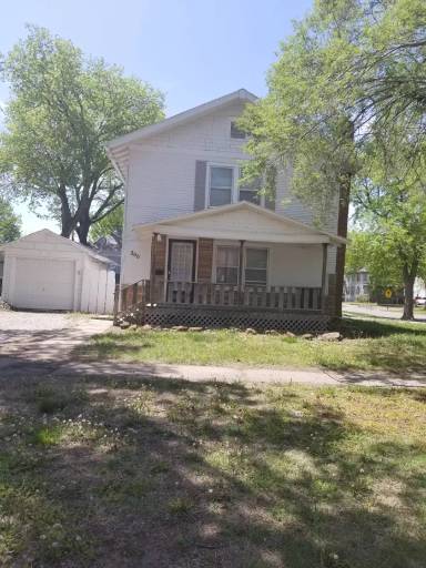 Main picture of 200 S 12th St