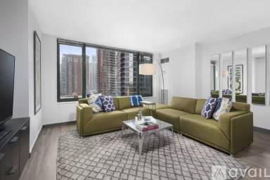 Main picture of 511 N McClurg Ct