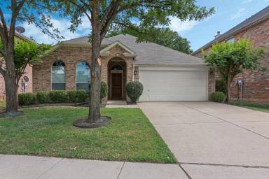 Main picture of 104 Goldenrain Tree Dr