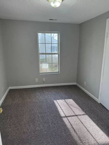 Main picture of 2645 E Atlantic St