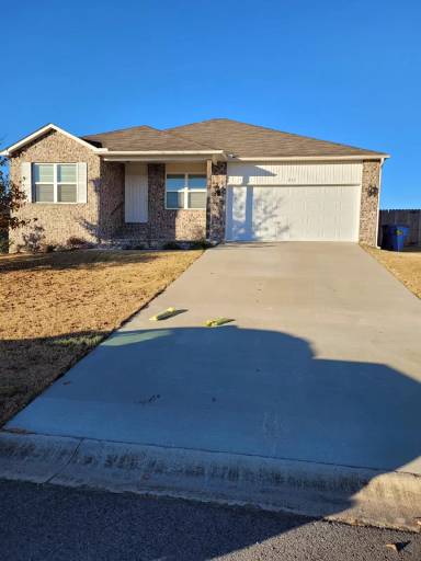 Main picture of 908 Pinehurst Loop