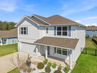 Main picture of 25 Riverwalk Xing