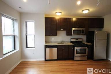 Main picture of 2438 W North Shore Ave