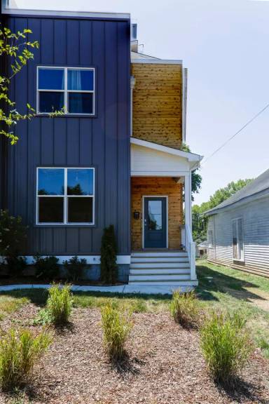 Main picture of 11 N Hill St