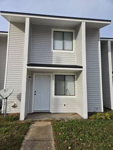 Main picture of 6405 Lenawee St