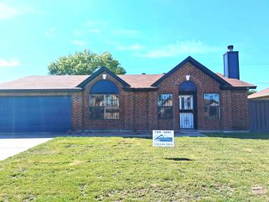 Main picture of 4914 Parkwood Dr