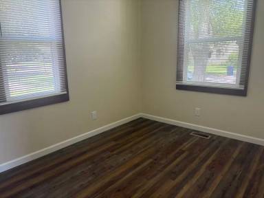 Main picture of 807 S Poplar St
