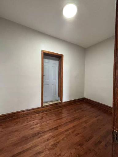Main picture of 2500 S Millard Ave