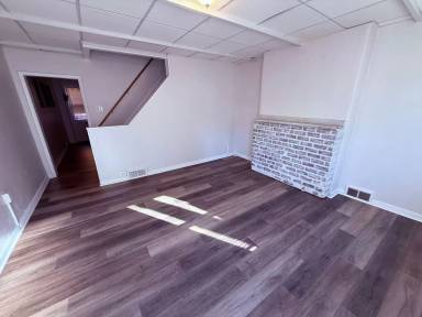 Main picture of 4403 Davison St