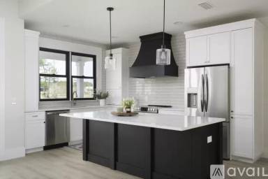 Main picture of 244 SW Beacon Way