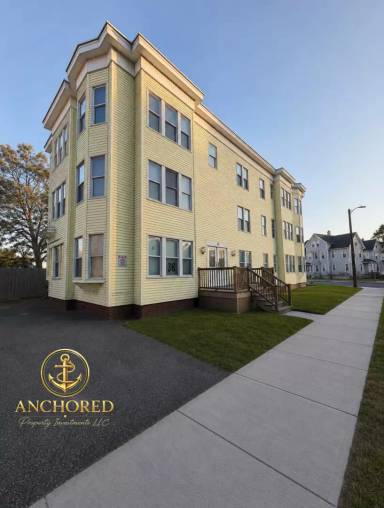 Main picture of 225 Oakland St
