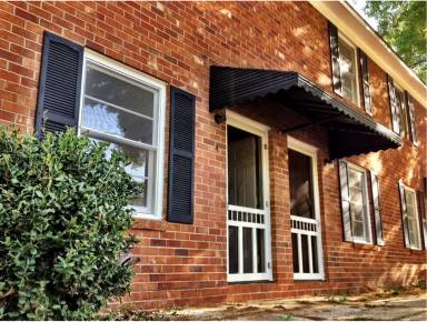 Main picture of 298 Nichol St
