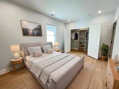 Main picture of 4140 W Girard Ave
