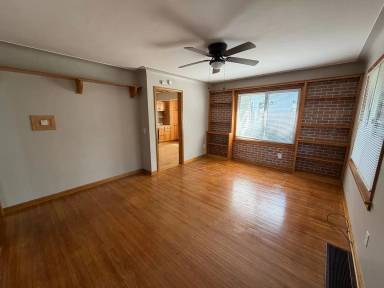 Main picture of 310 Pasadena Blvd
