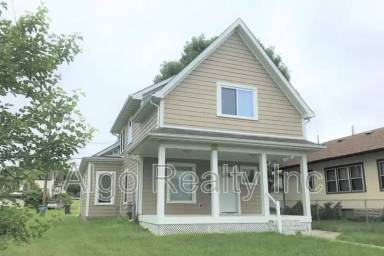 Main picture of 2211 Queen Ave N