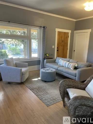 Main picture of 4418 N Vancouver Ave