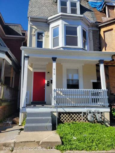 Main picture of 610 S Pershing Ave