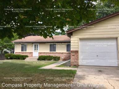 Main picture of 5916 Ridgebrook Ave SE