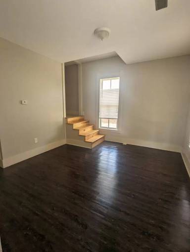 Main picture of 926 Locust St
