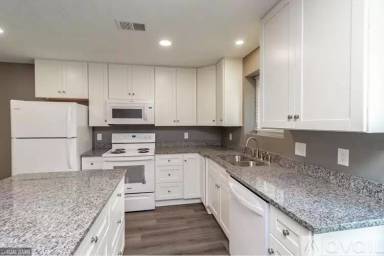 Main picture of 600 2nd Ave NW