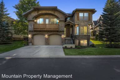 Main picture of 1165 N Cottage Way