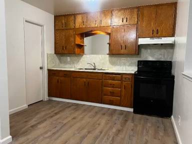 Main picture of 13940 Hackett St