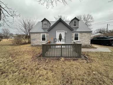 Main picture of 7457 Clay St