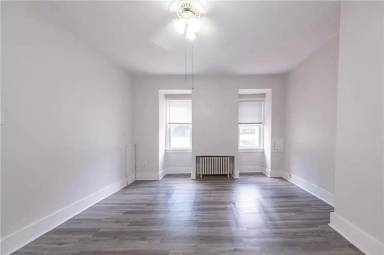 Main picture of 303 Natchez St