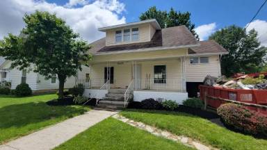 Main picture of 238 E Main St
