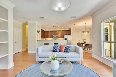 Main picture of 6715 Windrift Way