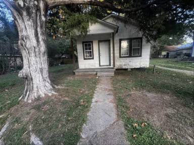 Main picture of 220 Eula St