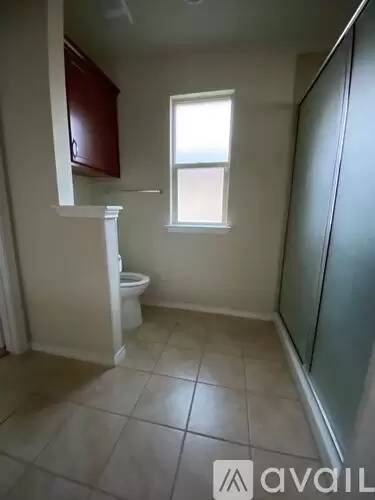 Main picture of 6327 Ambrose Cir